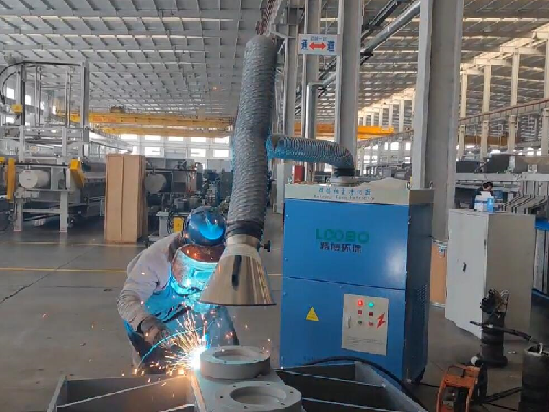 焊點(diǎn)在哪，凈化到哪”——移動式焊煙凈化器的的實(shí)戰(zhàn)優(yōu)勢